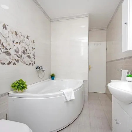Apartamento Naomi *