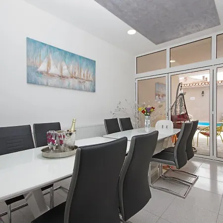 Apartamento Naomi *