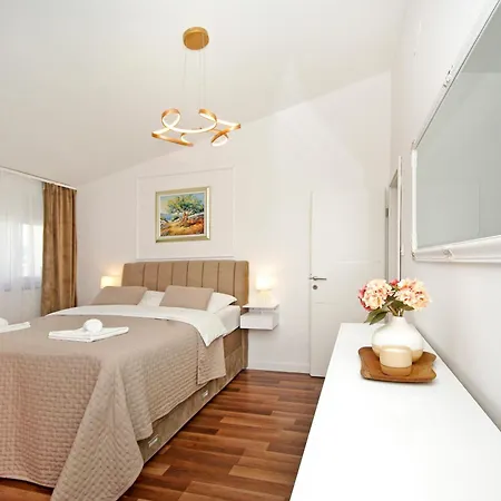 Apartamento Naomi *