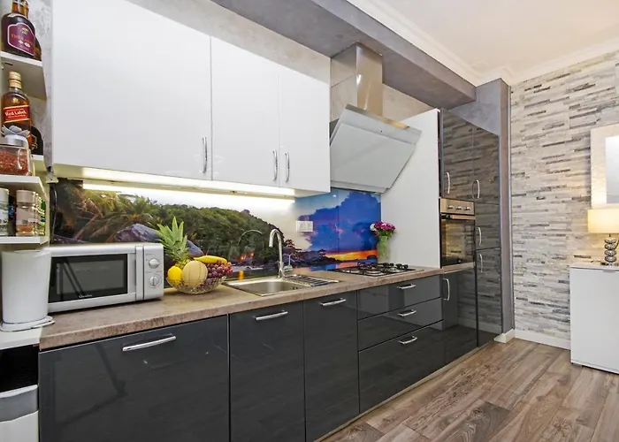 Naomi アパート *