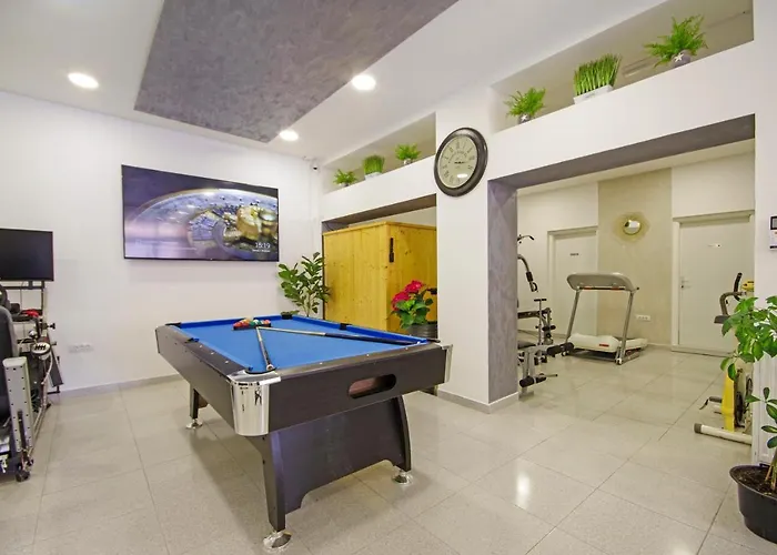 アパート Naomi スプリト