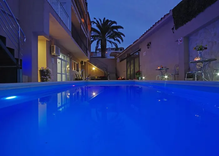 アパート Naomi *