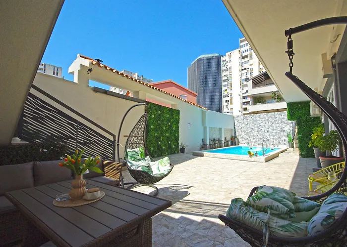 Naomi アパート *