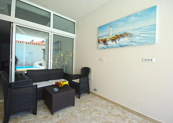 アパート Naomi *